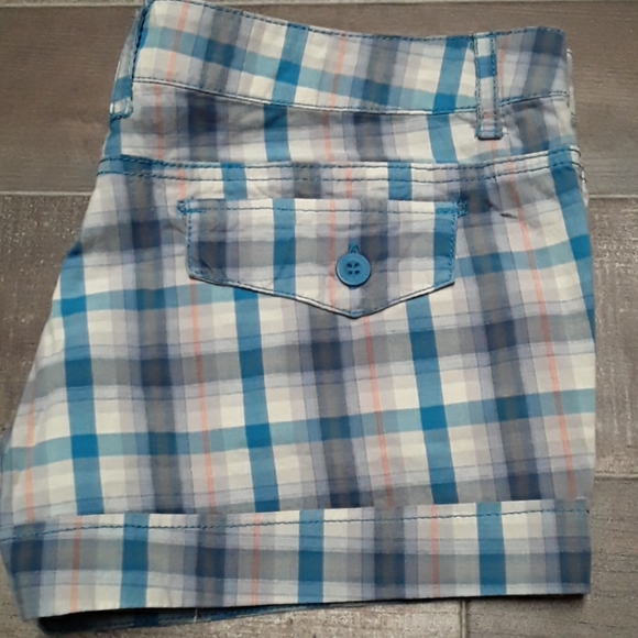 MOA COLLECTION LOW RISE SHORTS - Picture 6 of 6